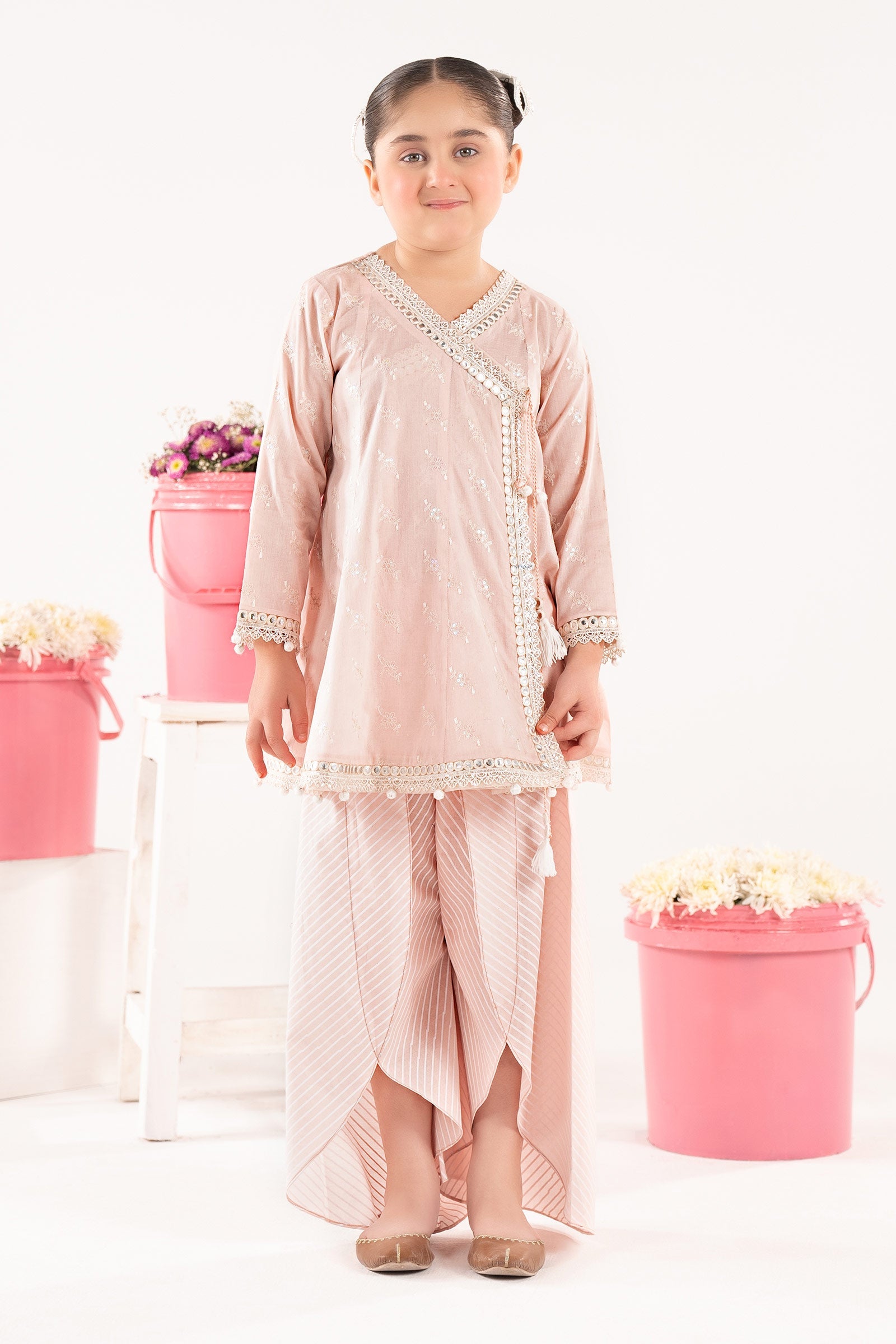 MKDEF2612PinkFront_A.jpg 2 Piece Embroidered Lawn Suit - Image 1