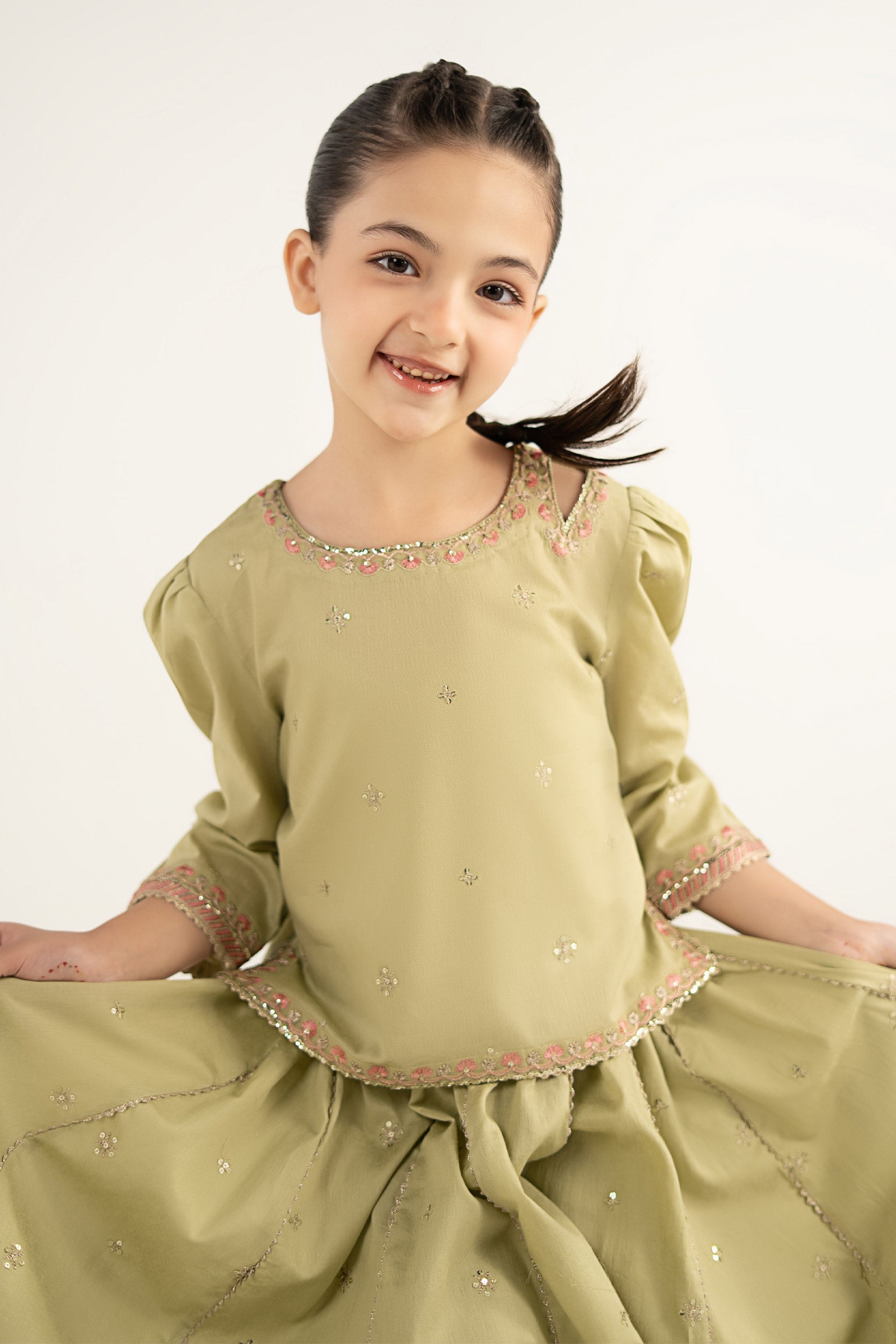 MKDEF2646OliveCloseup_E.jpg 3 Piece Embroidered Dobby Lawn Suit - Image 1